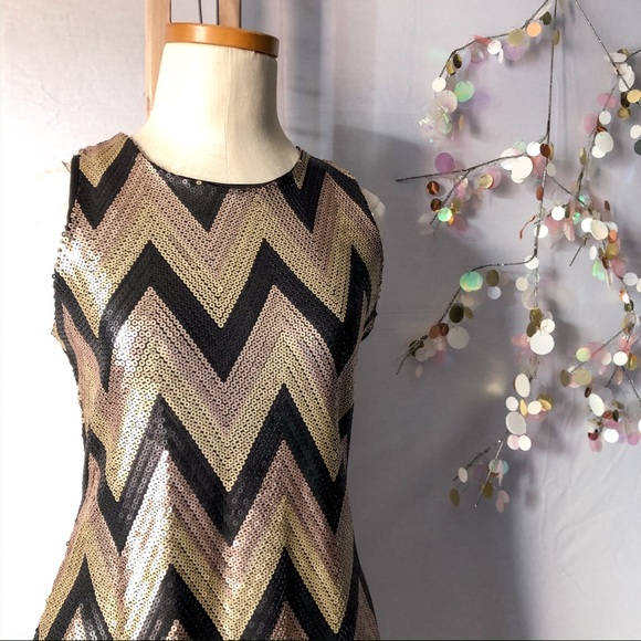 Sequins Golden Sleeveless Bodycon Cocktail Dress - Picture 4 of 8